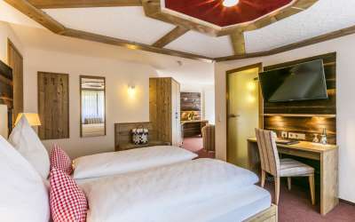 Sensationelles, first class Tagungs- und Wellnesshotel mit Schwarzwaldpanorama - idyllische Lage, top gepflegt, hier ist Platz für Ihr Unternehmen