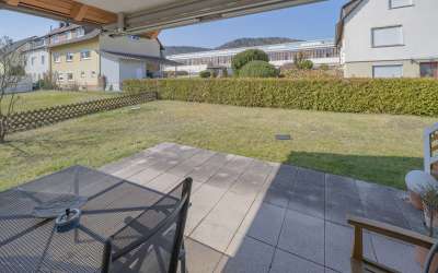 Viel Platz für Moderne, Helligkeit und besonderes Wohnen auf einem enormen Grundstück: das gibt es nicht alle Tage!