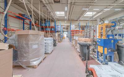 Moderne Hallenfläche für Ihr Unternehmen