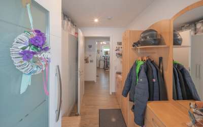 Sonniges Zweifamilienhaus in begehrter Lage