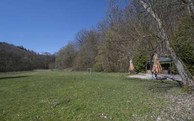 Wer hier einkehren darf, erlebt eine besondere Atmosphäre, die lange in Erinnerung bleibt - Hotel mitten im Grünen