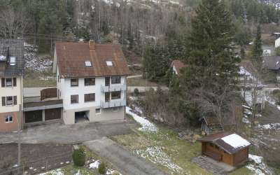 Hier beginnt Lebensqualität - Wohnen im Grünen! Platz für 2-3 Generationen, oder zum Vermieten.