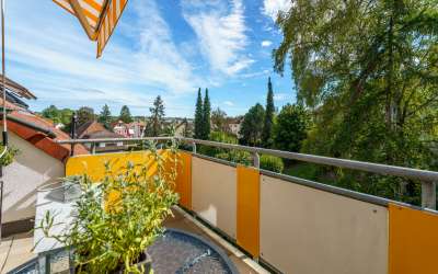Sonnige Maisonettewohnung ruhig gelegen und kurze Wege in die Innenstadt: Charme, Chick und Esprit inklussive - um diese Perle wird man Sie beneiden