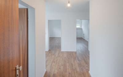 Neu renoviert: 3 Zimmer Mietwohnung im Erdgeschoss mit Terrasse