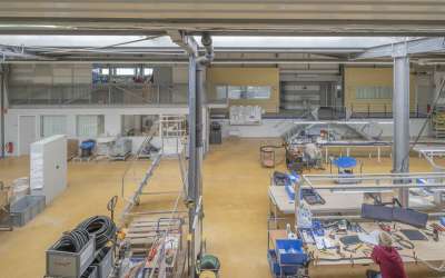 Sonniges, markantes Gewerbeanlageobjekt mit Potential und jungem Baujahr