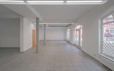 6 Familienhaus mit Gewerbe - in schöner Lage