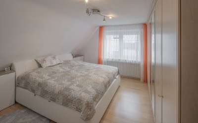Wohnen wie im eigenen Haus -6,5-Zimmer-Eigentumswohnung