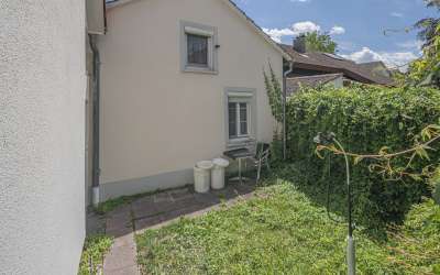 Sonniges Wohnen Dreifamilienhaus in Konstanz Allmansdorf mit Einnahmen