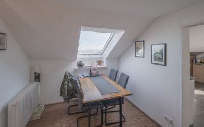 3-Zimmer-Dachgeschosswohnung - Modernes Wohnen mit viel Licht