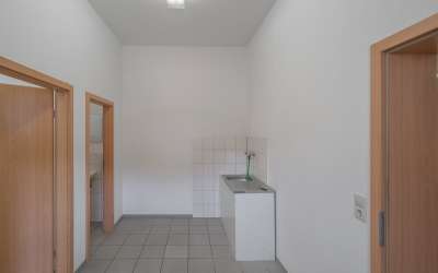 6 Familienhaus mit Gewerbe - in schöner Lage