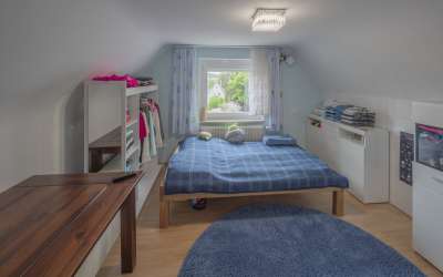 Wohnen wie im eigenen Haus -6,5-Zimmer-Eigentumswohnung