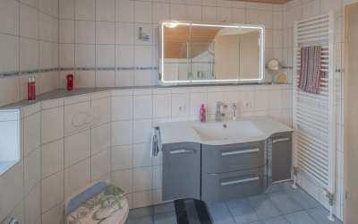 Modernes Haus für Kind und Kegel