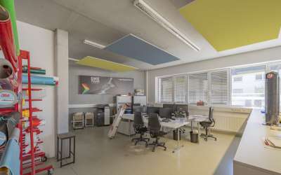 Moderner Firmenstandort zum Wohnen und Arbeiten - hier geht die Sonne auf in luftiger Höhe über Schramberg
