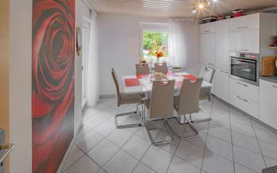 Wohnen wie im eigenen Haus -6,5-Zimmer-Eigentumswohnung