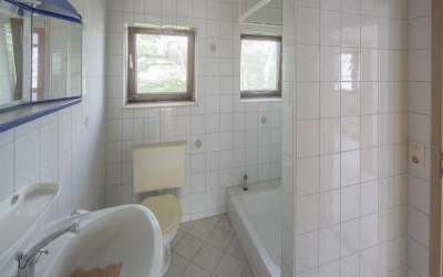 Modernes 2-Familienhaus zur Fertigstellung