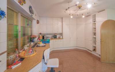 Und plötzlich hört die Suche auf: die aussergewöhnliche Villa: ruhig gelegen und stadtnah - Eleganz trifft hier auf tres chic!