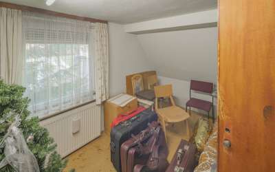 Sonnig und idyllisch: das freistehende Haus am Stadtrand, mit kurzen Wegen in die Stadt