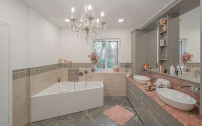 Modernisierte sonnige Stadtvilla für die ganze Familie