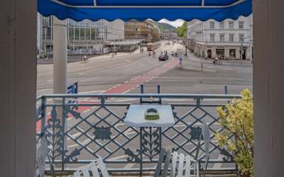 Flagsship-Standort aus Familienbesitz, nur ein Steinwurf zur Altstadt: Hotel mit Potential und guter Einführung