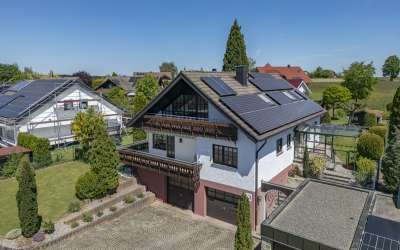 Jung gebliebenes Haus für 1-2 Generationen - ruhig gelegen in Bösingen-Herrenzimmern