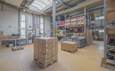 Sonniges, markantes Gewerbeanlageobjekt mit Potential und jungem Baujahr