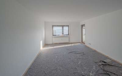 Neu renoviert: 3 Zimmer Mietwohnung im Erdgeschoss mit Terrasse