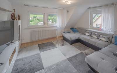 Wohnen wie im eigenen Haus -6,5-Zimmer-Eigentumswohnung