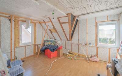 Charmantes Wohnen in der Stadt: mit Dachterrasse