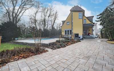 Modernisierte sonnige Stadtvilla für die ganze Familie