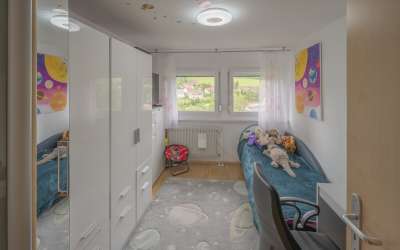 Wohnen wie im eigenen Haus -6,5-Zimmer-Eigentumswohnung