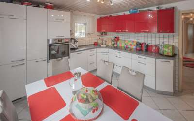 Wohnen wie im eigenen Haus -6,5-Zimmer-Eigentumswohnung