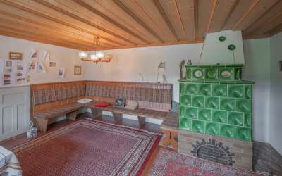 Wohnhaus mit Stallungen und großem Grundstück in absoluter Alleinlage; ideal für Tierhaltung