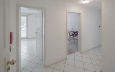 Hier beginnt Lebensqualität - Wohnen im Grünen! Platz für 2-3 Generationen, oder zum Vermieten.