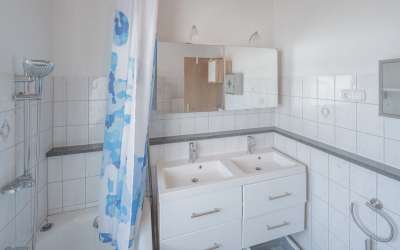 Hier geht die Sonne auf: Charmante 3 Zimmer Eigentumswohnung mit kurzen Wegen in den Neckarpark, die Stadt und ins Grüne