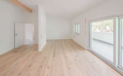 Moderne 4 Zimmer Neubauwohnung mit Terrasse und Gartenanteil