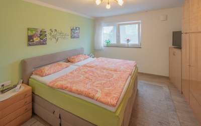 Sonniges Zweifamilienhaus in begehrter Lage