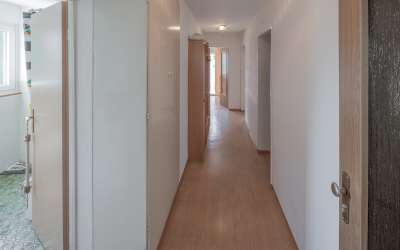Dreifamilienhaus mit viel Fläche - kurzfristig bezugsfrei