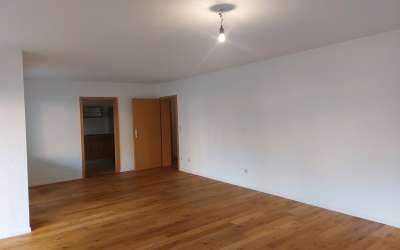 Stilvolles und großzügiges Wohnen im Park: 3,5 Zimmer Mietwohnung mit Stil und kurzen Wegen zur Eleganz und Freiraum