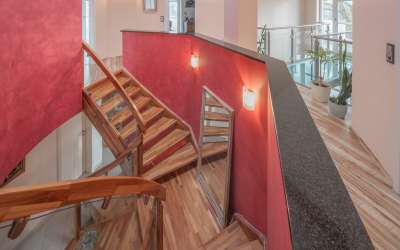 Hier ist Ihr Platz für das besondere Wohnen: mediterranes Villa auf dem Weg zum Bodensee