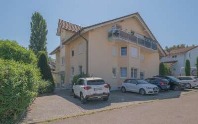 Die charmante und idyllische Erdgeschoßwohnung mit Terrasse - nur ein Steinwurf von Freiburg entfernt: genießen Sie hier den Sommer!