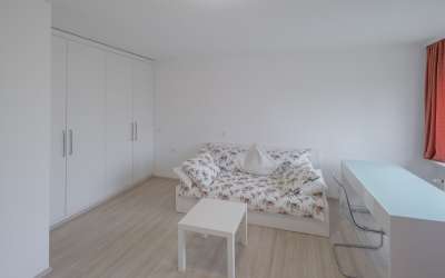 Nur ein Steinwurf vom Kurpark und Solemar: moderne 1 Zimmer Wohnung