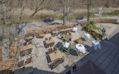 Wer hier einkehren darf, erlebt eine besondere Atmosphäre, die lange in Erinnerung bleibt - Hotel mitten im Grünen