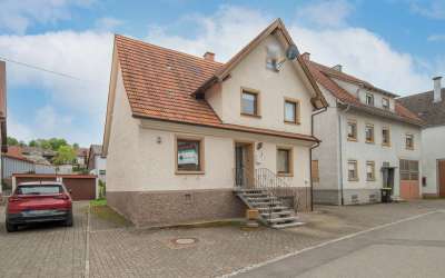 1-2-Familienhaus in toller Lage und schönem Grundstück