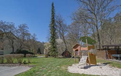 Wer hier einkehren darf, erlebt eine besondere Atmosphäre, die lange in Erinnerung bleibt - Hotel mitten im Grünen