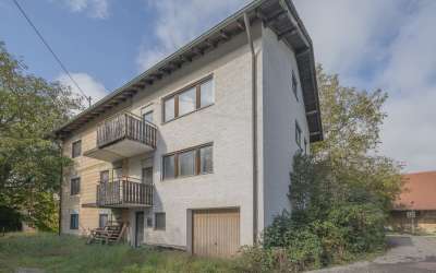 Modernes 2-Familienhaus zur Fertigstellung