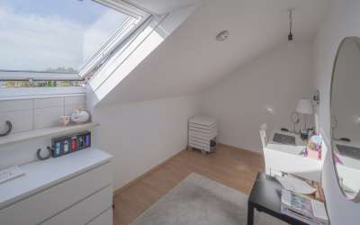 3-Zimmer-Dachgeschosswohnung - Modernes Wohnen mit viel Licht