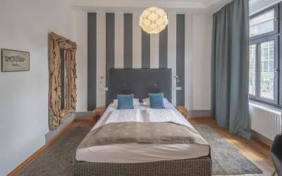 Flagsship-Standort aus Familienbesitz, nur ein Steinwurf zur Altstadt: Hotel mit Potential und guter Einführung