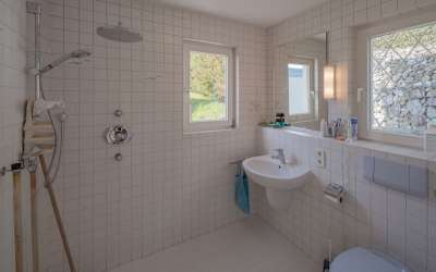 Lassen Sie sich hier jeden Tag eine frische Brise vom See um die Nase wehen - einzigartige Bodenseevilla mit Rundumblick über den See - viel Platz für Verführung und Seeliebe