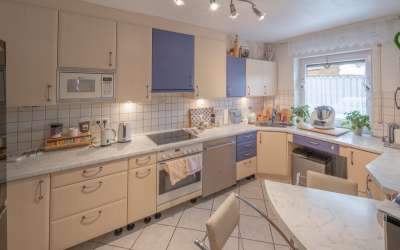 Sonnige Idylle für ein bis zwei Familien