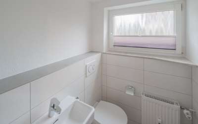 Neu renoviert: 3 Zimmer Mietwohnung im Erdgeschoss mit Terrasse